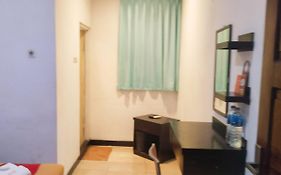 Reddoorz Near Living Plaza Palembang